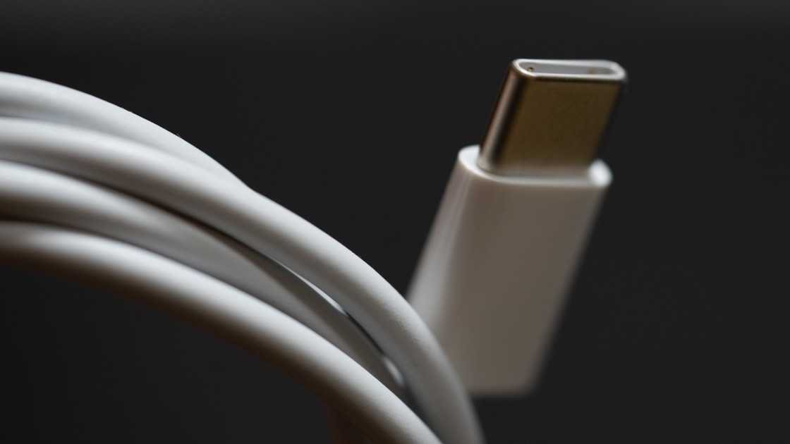 DisplayPort 2.0