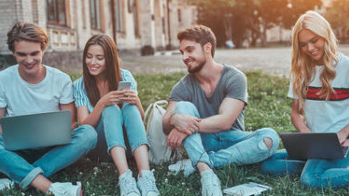 Duygu Aydın Yazio: 10 Maddede 20’li Yaşlar