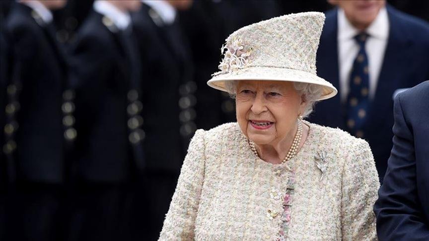 Doğumundan Ölümüne Kraliçe 2. Elizabeth’in Albümünden Kareler