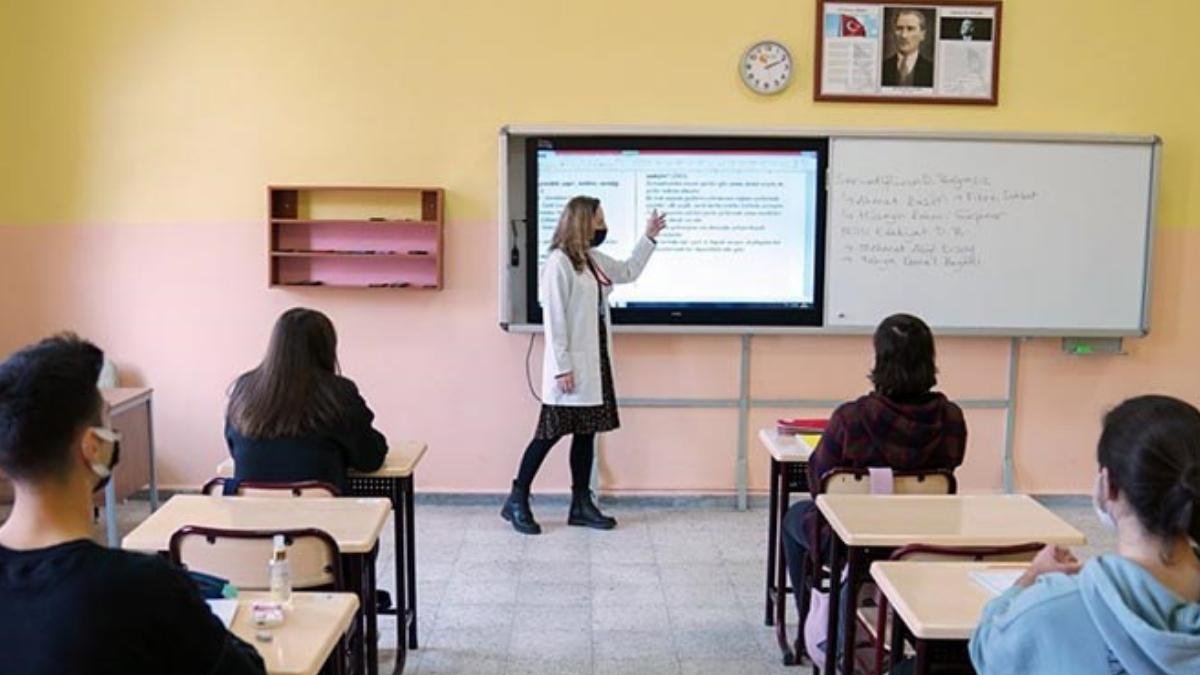 MEB’den Skandal Bir Karar: Atanan Öğretmenler ‘Ücretli’ Statüsüne Getirildi