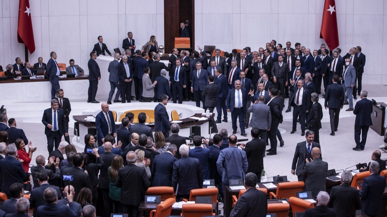 TBMM’de ’29. madde’ protestosu