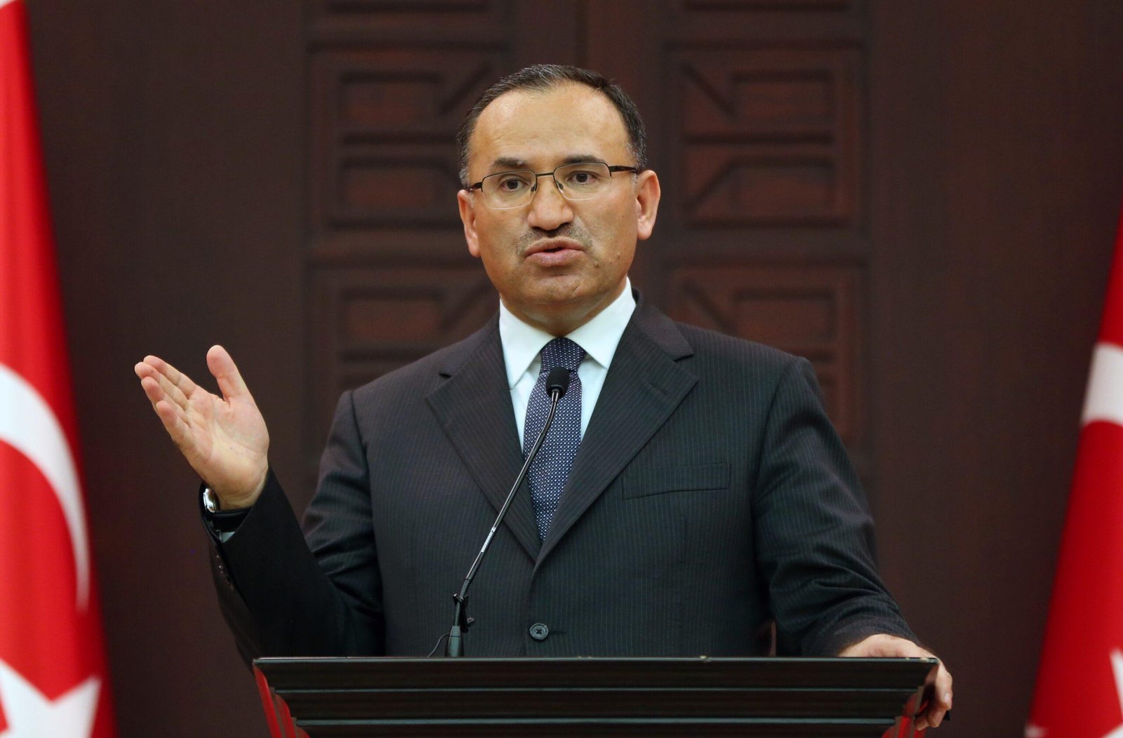 Yağma Olayları Hakkında Bakan Bozdağ Açıklama Yaptı