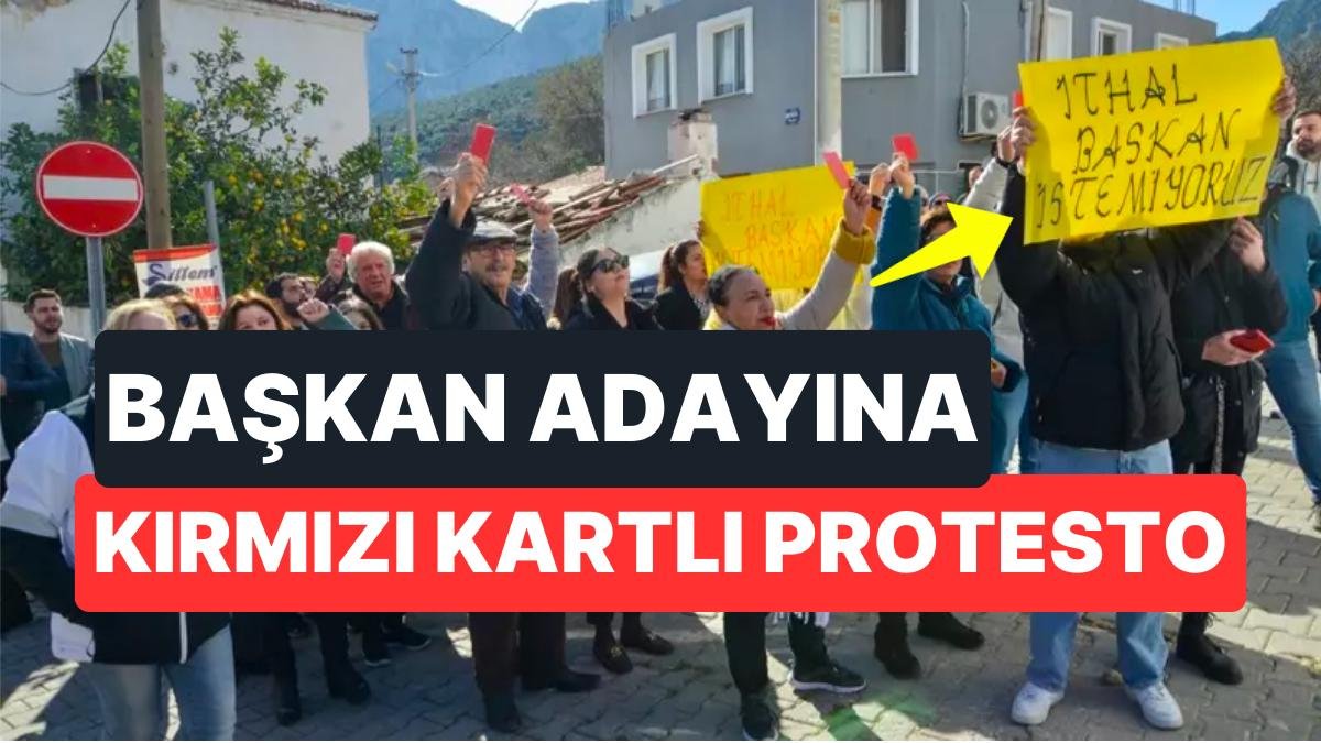 İzmir’de CHP Adayına Kırmızı Kartlı Protesto! Partinin Belirlediği Adaylara “İthal Başkan İstemiyoruz” Tepkisi