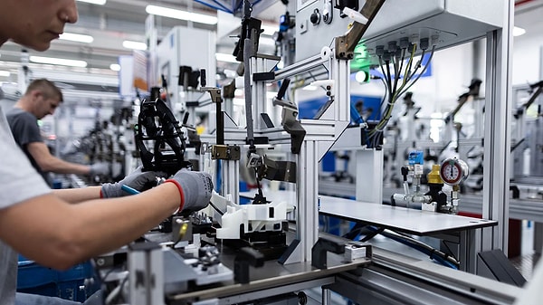 11 Fabrikası 4,5 Bin Çalışanı Var: 111 Yıllık Alman Otomobil Devi İflas Başvurdu