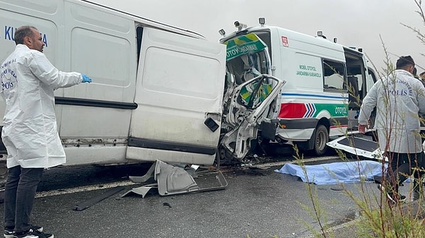 Aksaray’da Jandarma Aracıyla Minibüs Çarpışması: 2 Şehit, 1 Yaralı