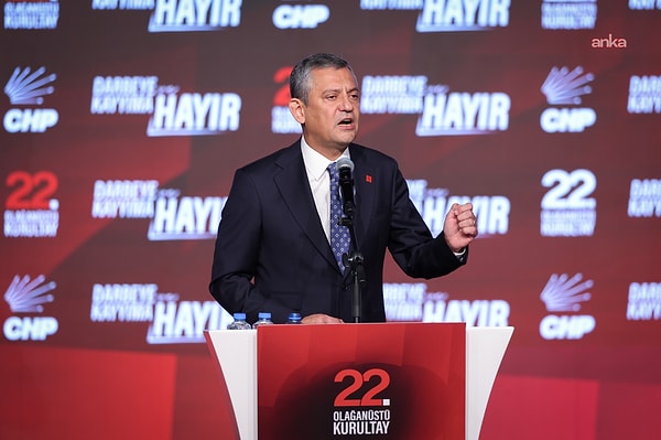 Cem Küçük: CHP Kurultayı Tartışmaları Özgür Özele Duyuruldu