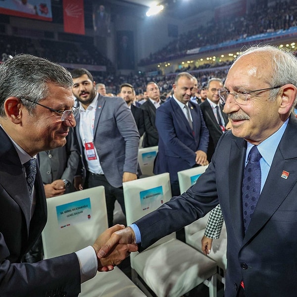 CHP'de Özel ve Ekibinin Görevden Alınması ve Kılıçdaroğlu'nun Atanması Talebi