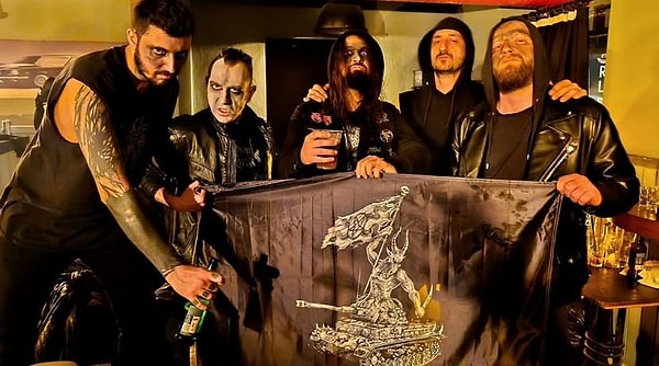 Dinî Değerlere Hakaret Edilen Grup Üyeleri Tutuklandı