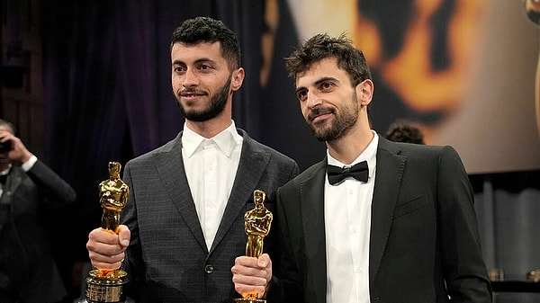 Filistin Belgeseliyle Oscar Kazanan Basel Adra: İsrail Askerlerinin Evini Basmasıyla Yaşadıklarını Anlattı