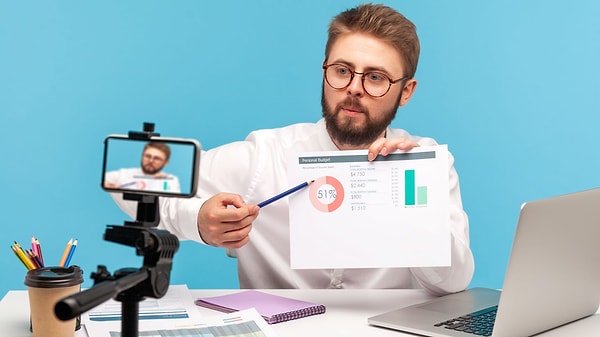 Finfluencer'lar Kim? Finansal Kararlara Etki Edeni Özelleştirilmiş Rehber