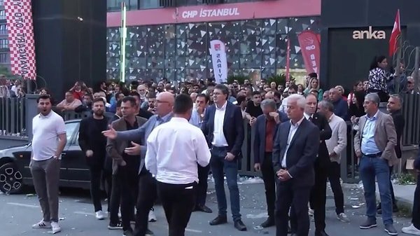 Gözüm Yaralı, Darp İzli Beden: Mahmut Tanal’ın Hastaneden Paylaştığı Fotoğraf