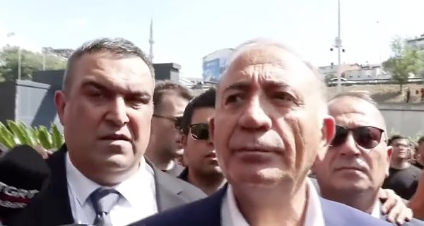 Gürsel Tekin CHP İl Binasına Polis Eşliğinde Girdi