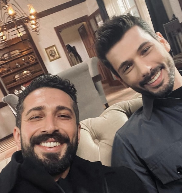 Hudutsuz Sevda’nın Emre Bulut’u: Sahte Polis Rozetiyle Araç Kaçırma İddiasına Tepki