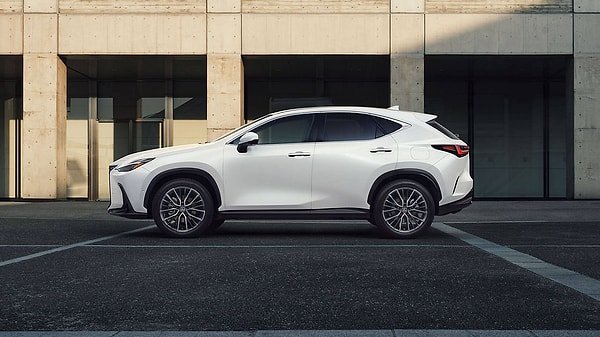 Lexus Fiyatları Eylül 2025: ES, RX, RZ, LBX, NX ve LS