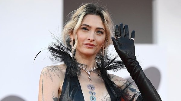 Michael Jackson’ın Kızı Biyografik Filme Tepki Gösterdi: “Gerçeği Yansıtmıyor” Saç Kurguya Son Noktayı Koydu