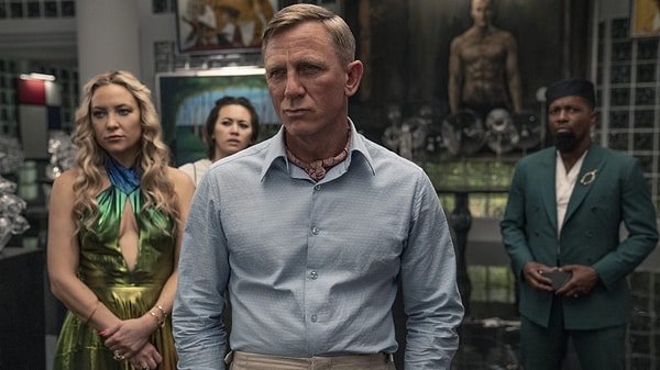 Netflix'te İzlerken Kahkahaya Boğacak 15 Dizi ve Film | Biraz Keyfin Yerine Gelsin Diyenler İçin