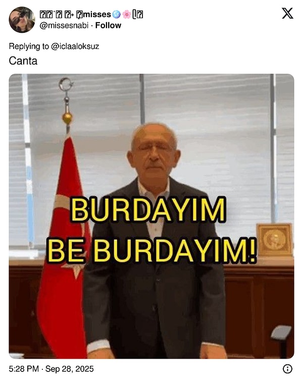 Önde Beliren Çantayı Görünce Gelen Kahkaha: Fotoğrafı Kurtarmak İçin Yapılan En Şakacı Yorumlar!