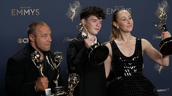 Oyuncu Öldüğünde Ödüle Ne Olur? Emmy Ödüllerinin Altında Yatan Kurallar