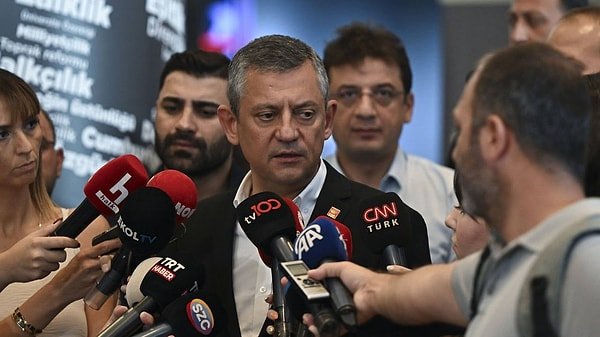 Özgür Özel İstanbul’a Geliyor: Gürsel Tekin’in İli İçin İlk Açıklaması