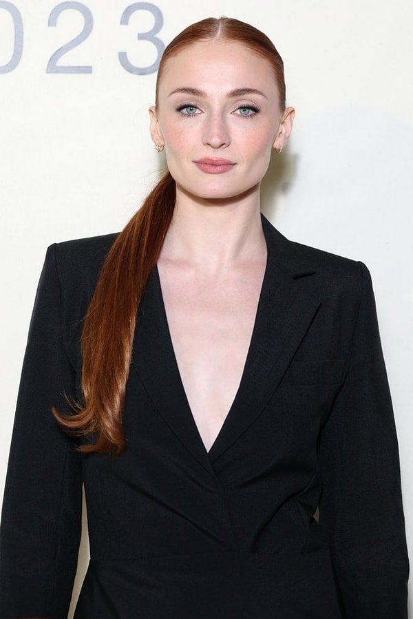 Sophie Turner, Amazon’un Yeni Tomb Raider Dizisinde Lara Croft Olarak Göründüğü Heyecan Verici Yeni Bir Dönem!