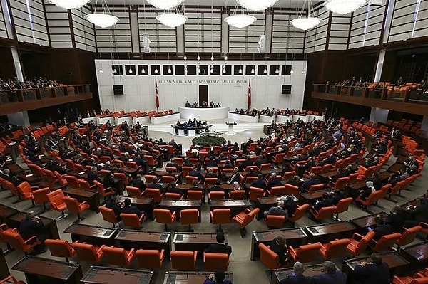 TBMM Lokantası Fiyatları Yükseldi: Milletvekillerine %55 Zam Bekleniyor
