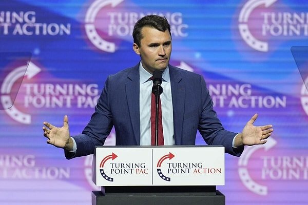 Trump Destekçisi Milletvekili Charlie Kirk'in Konuşması Sırasında Suikaste Uğradı