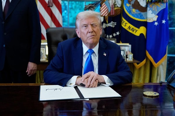 Trump Venezuela’da Halkı Silahlandırdı: Sokaklar İldi