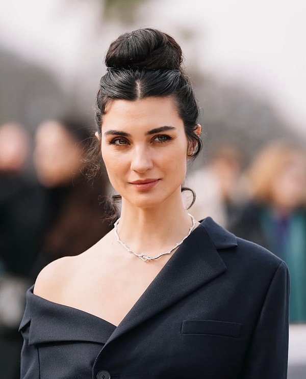 Tuba Büyüküstün Yeni Film Projesi: Sultana Filminde Direk Dansçısı Oluyor - Büyük Konuşulacak