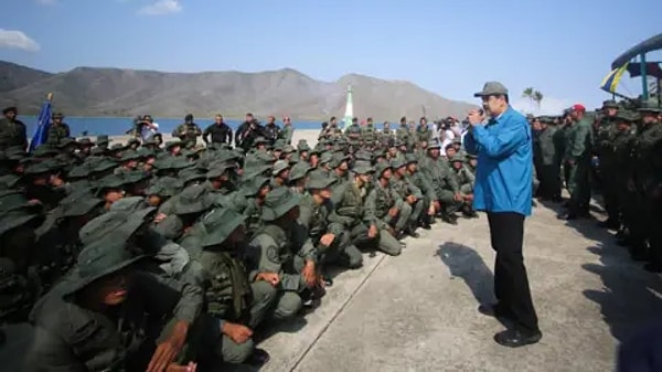 ABD Venezuela’ya Saldırmaya Fırsat Kolluyor, Venezuela Meydan Okuyor