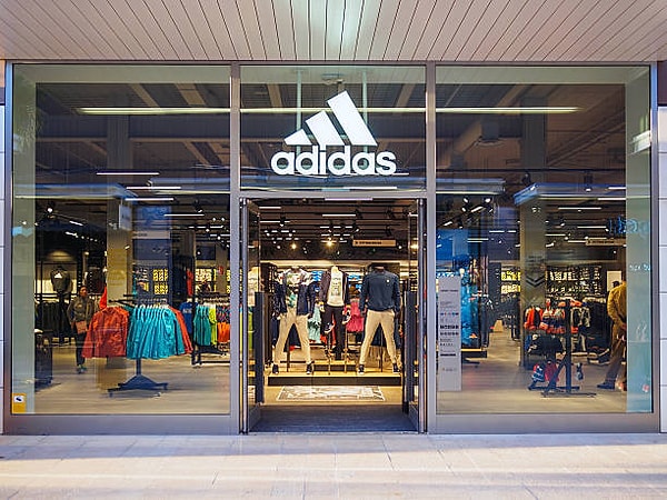 Adidas’a 402 Milyon TL’lik Yeniden Satış Fiyatı Cezası: Rekabet Kurulu Kararı
