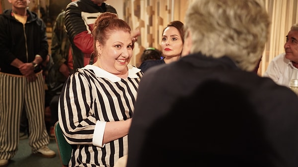 Adile Filminden İlk Kareler: Münir Özkul ve Adile Naşit'i Canlandıran Oyuncular Benzetilemedi