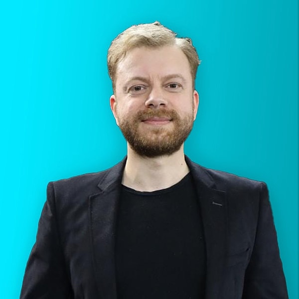 Akademisyen Emrah Gülsunar Gözaltında