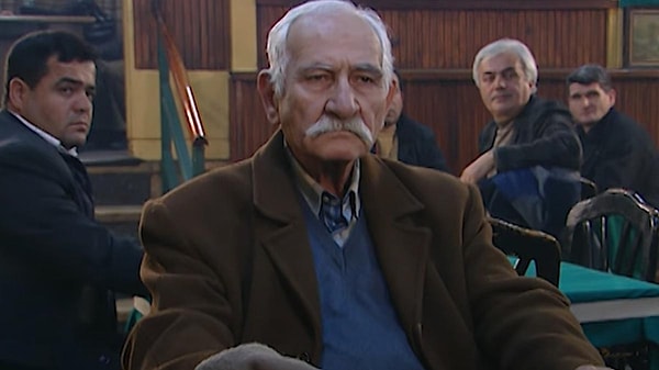 Arif Erkin Güzelbeyoğlu Kimdir? Kaç Yaşında? Hangi Yapımlarda Rol Aldı? — Türkiye'de Tanınan Oyuncu ve Yazar
