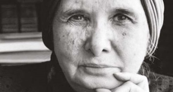 Ayşe Şasa Kimdir? Yeşilçam Usta Kaleminin Hayatı ve Eserlerinin Aydınlanması