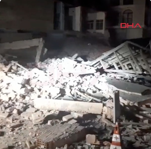 Balıkesir'den İlk Görüntüler: 6.1 Büyüklüğündeki Deprem