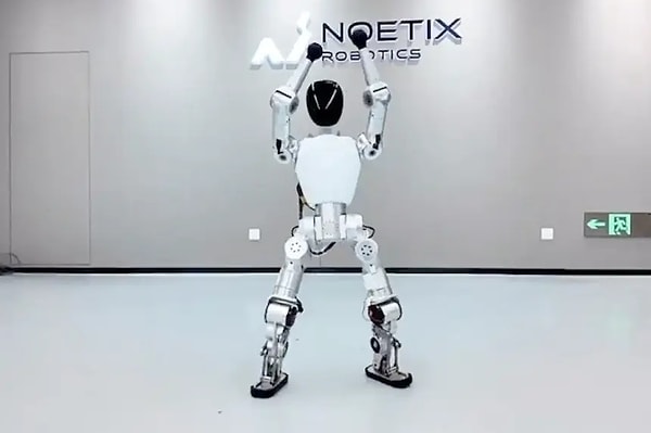 Bilim Kurgu Filmleri Gerçek Oluyor: iPhone'dan Bile Ucuz Ev Robotu Şimdi Sattaki En Gizli Özelliklerle!