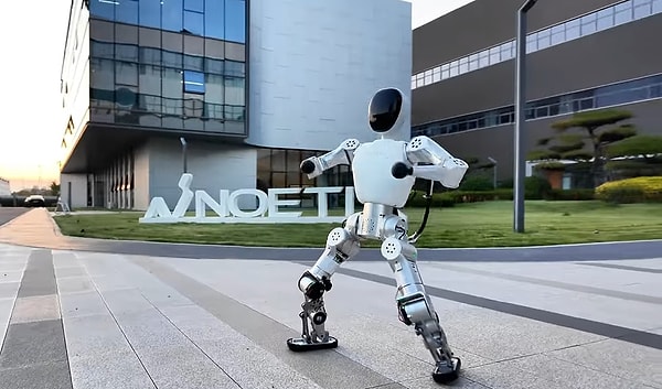 Bilim Kurgu Filmleri Gerçek Oluyor: iPhone'dan Bile Ucuz Ev Robotu Şimdi Sattaki En Gizli Özelliklerle!