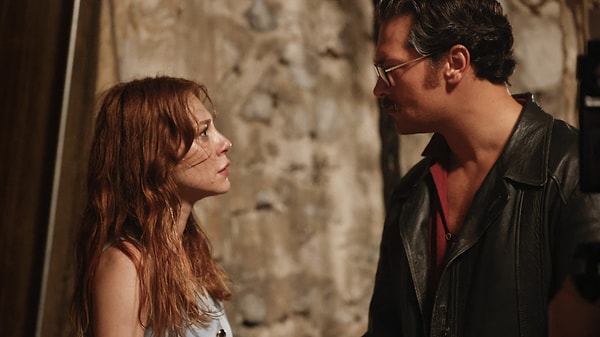 Çağatay Ulusoy ve Elçin Sangu'yu Buluşturan Uykucu Filmi: Vizyona Girdiği İlk Gün Rekorla Başladı