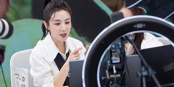 Çin: Uzmanlık Zorunlu Haline Gelen İnfluencer ve Platform Düzenlemesi