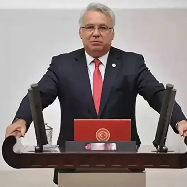 Cumhurbaşkanına Hakaret Suçlamasıyla Tutuklanan Eski AKP İzmir Milletvekili