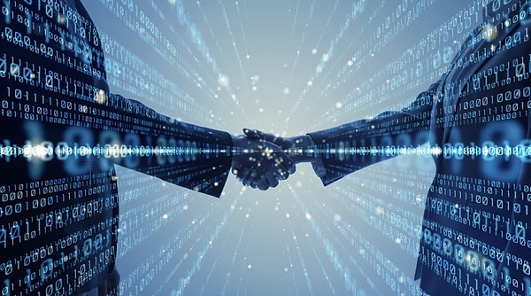 Dijital İkiz: Suretler Filmi Gerçek Oluyor — Küresel İzleyici İçin Özgün ve Çarpıcı Bir Başlık