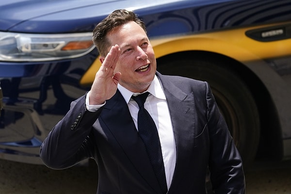 Elon Musk 500 Milyar Dolarlık Servete Ulaştı: İlk Kişi
