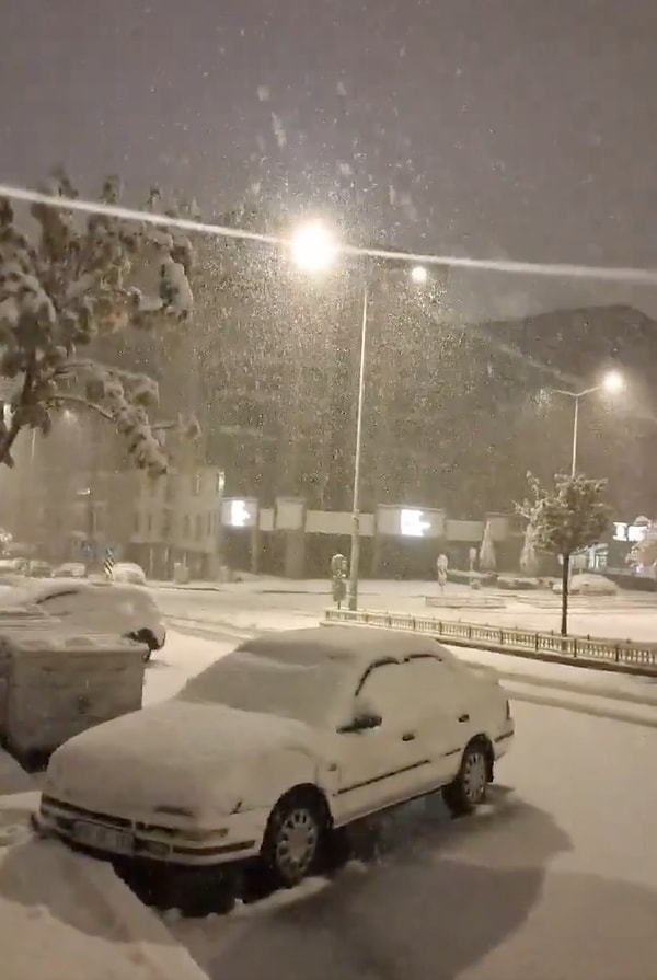 Erzurum’a İlk Kar Yağdı: Beyaza Büründü