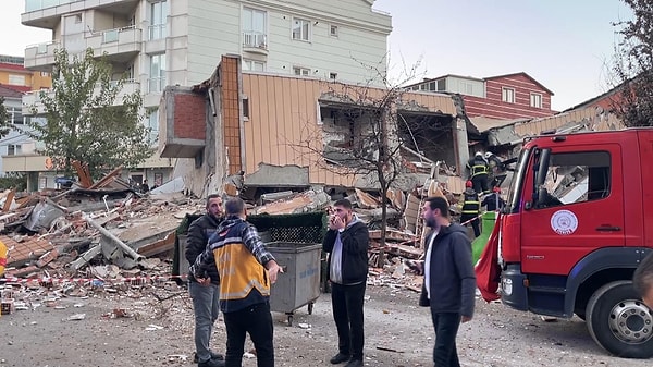Gebze’de 6 Katlı Bina Çöktü: Çok Sayıda Ekip Bölgeye Sevk Edildi
