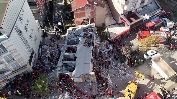 Gebze’de Bina Çöküşü: Bir Çocuğun Kayıp Bedeni Bulundu