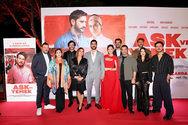 Görkemli Galada Aşk ve Yemek Filmi İzleyiciyi Büyüledi: Büyük Beğeni Topladı