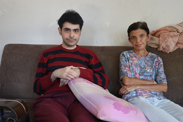 Hatay’da 3 Yıl Evden Çıkmayan Barış’ın Depresyon ve Anksiyete Hastalığı Açıklandı