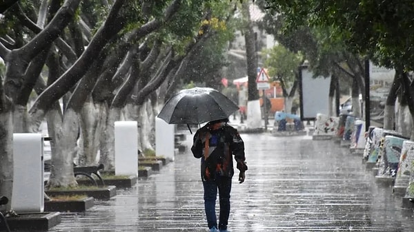 İstanbul'a Yüklü Yağış İçin Son Gelişme: Meteoroloji Uzmanı Orhan Şen Yazdı