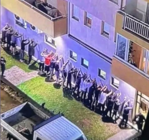 Karadağ, Türklere Vize Serbestliğini Askıya Alacak: 45 Vatandaş Gözaltında