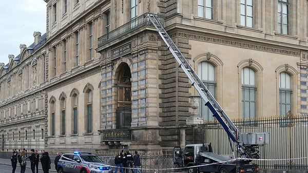 Louvre Soygunu: 7 Dakikada Tamamlandı